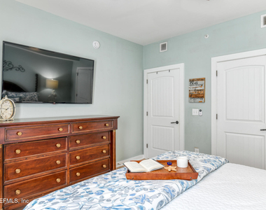 955 Registry Boulevard - Photo Thumbnail 8