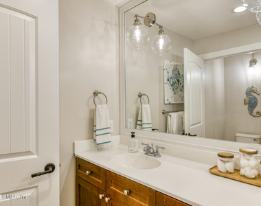 955 Registry Boulevard - Photo Thumbnail 11