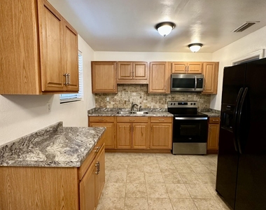 5351 Royce Avenue - Photo Thumbnail 21