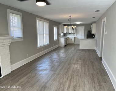 2105 Gilmore Street - Photo Thumbnail 10