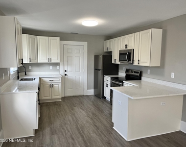 2105 Gilmore Street - Photo Thumbnail 8