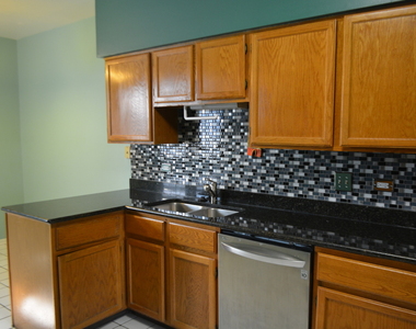 613 W Parkside Drive - Photo Thumbnail 4
