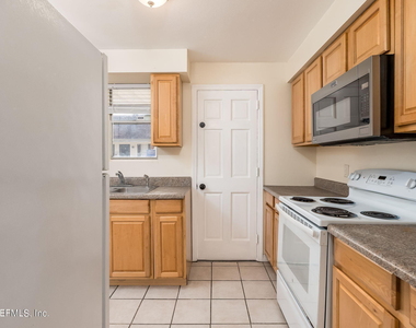 1735 El Camino Road - Photo Thumbnail 2