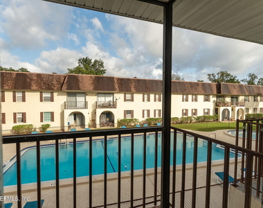 1735 El Camino Road - Photo Thumbnail 13