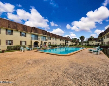 1735 El Camino Road - Photo Thumbnail 19