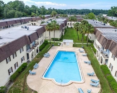 1735 El Camino Road - Photo Thumbnail 15