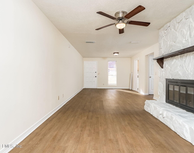 1735 El Camino Road - Photo Thumbnail 5