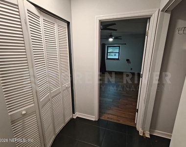 1549 Sonoma Court - Photo Thumbnail 18
