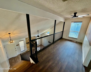 11548 Willet Court N - Photo Thumbnail 9