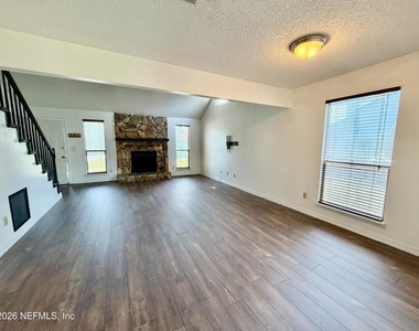 11548 Willet Court N - Photo Thumbnail 2