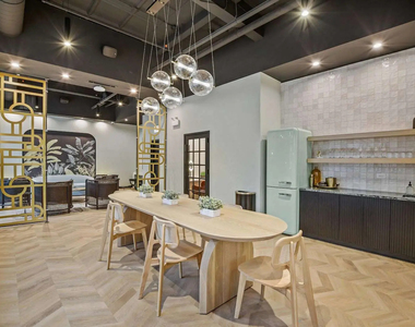 1211 N Lasalle Street - Photo Thumbnail 14