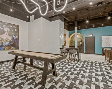 1211 N Lasalle Street - Photo Thumbnail 13