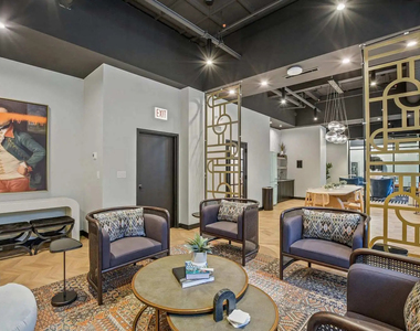 1211 N Lasalle Street - Photo Thumbnail 8