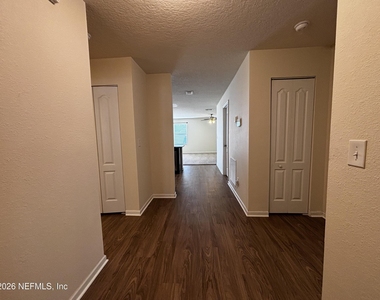 9086 Tahoe Lane - Photo Thumbnail 4