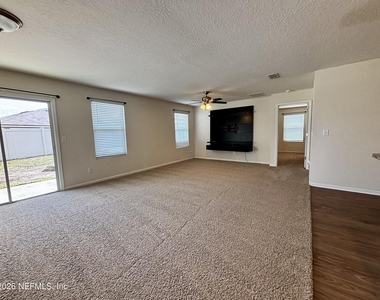 9086 Tahoe Lane - Photo Thumbnail 17