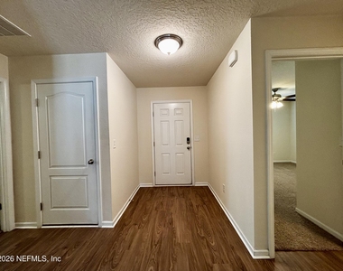 9086 Tahoe Lane - Photo Thumbnail 3