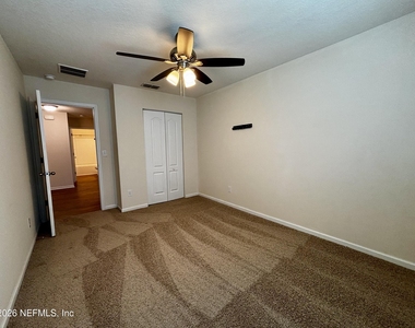 9086 Tahoe Lane - Photo Thumbnail 7