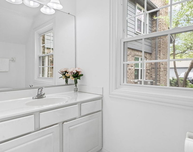 11 Foxcroft Road - Photo Thumbnail 13