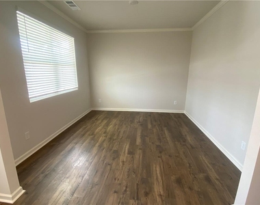 154 Berkeley Trace - Photo Thumbnail 1