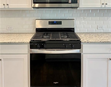 154 Berkeley Trace - Photo Thumbnail 6