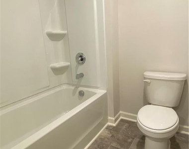 154 Berkeley Trace - Photo Thumbnail 14