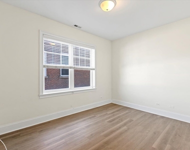2500 Green Bay Road - Photo Thumbnail 3