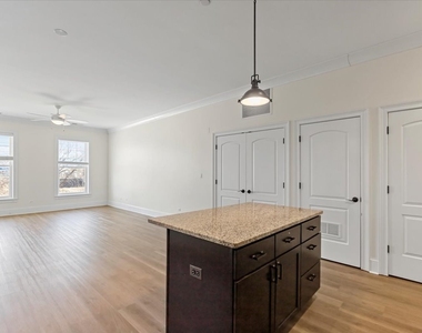 2500 Green Bay Road - Photo Thumbnail 6