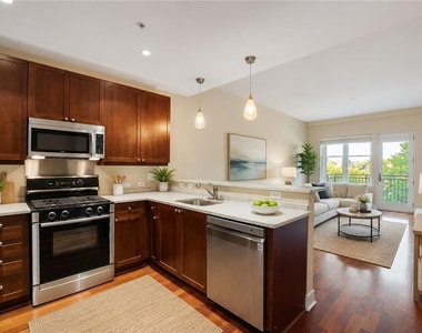 201 W Ponce De Leon Avenue - Photo Thumbnail 3