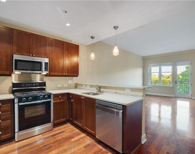 201 W Ponce De Leon Avenue - Photo Thumbnail 4