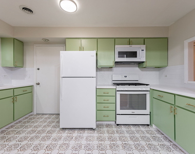 209 Washington Square - Photo Thumbnail 6