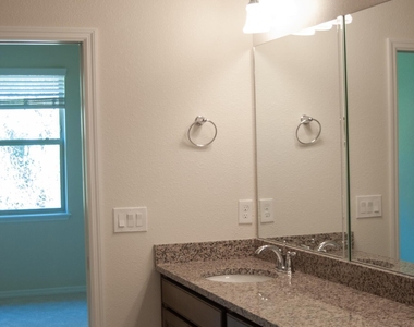 403 Orchard Pass Avenue - Photo Thumbnail 9