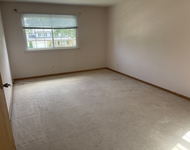 1802 W Willow Lane - Photo Thumbnail 4