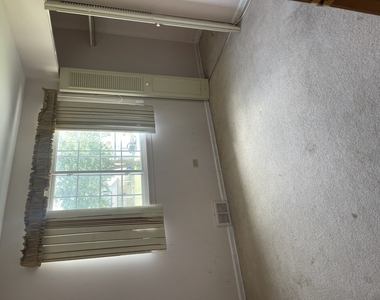 1802 W Willow Lane - Photo Thumbnail 7
