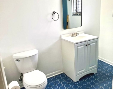 2140 Eastview Drive - Photo Thumbnail 10