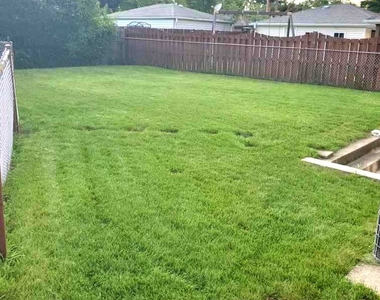 2140 Eastview Drive - Photo Thumbnail 13