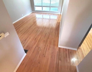 2140 Eastview Drive - Photo Thumbnail 7