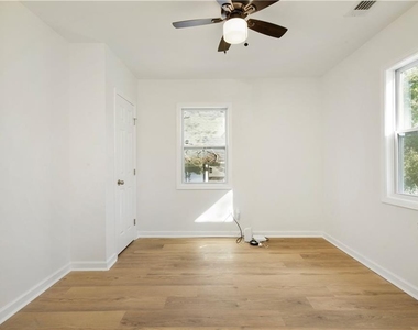 1015 Sims Street Sw - Photo Thumbnail 20