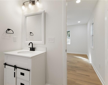 1015 Sims Street Sw - Photo Thumbnail 29