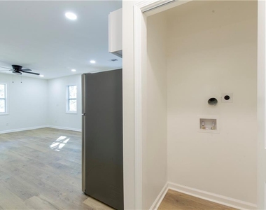 1015 Sims Street Sw - Photo Thumbnail 23