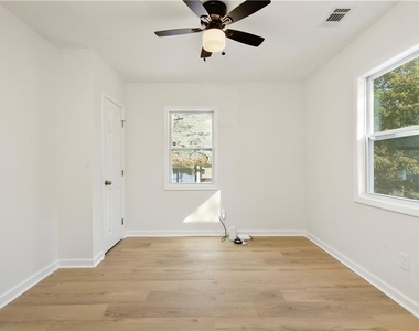 1015 Sims Street Sw - Photo Thumbnail 21