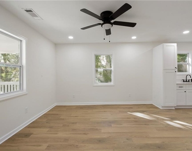 1015 Sims Street Sw - Photo Thumbnail 13