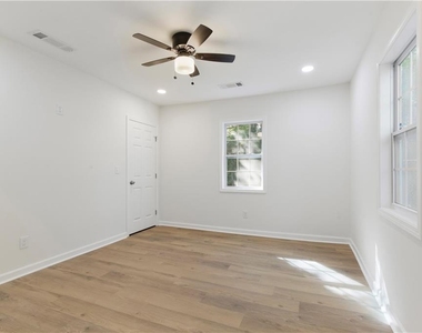 1015 Sims Street Sw - Photo Thumbnail 26
