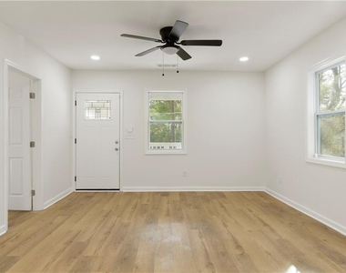 1015 Sims Street Sw - Photo Thumbnail 11