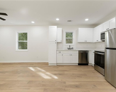 1015 Sims Street Sw - Photo Thumbnail 14