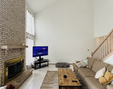 2164 Seaver Lane - Photo Thumbnail 4
