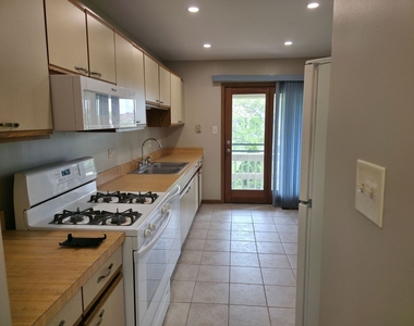9234 Windsor Parkway - Photo Thumbnail 5