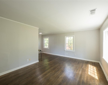 1295 Westmont Road Sw - Photo Thumbnail 3