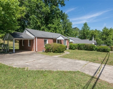 1295 Westmont Road Sw - Photo Thumbnail 2