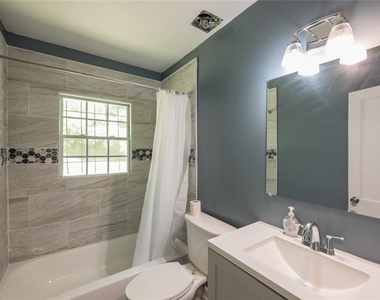 1295 Westmont Road Sw - Photo Thumbnail 10