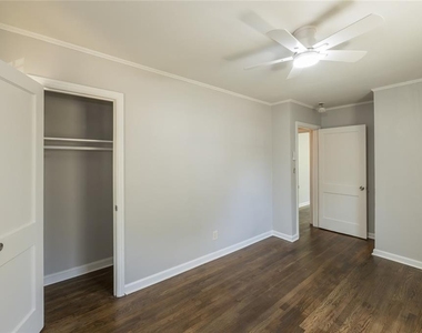 1295 Westmont Road Sw - Photo Thumbnail 12